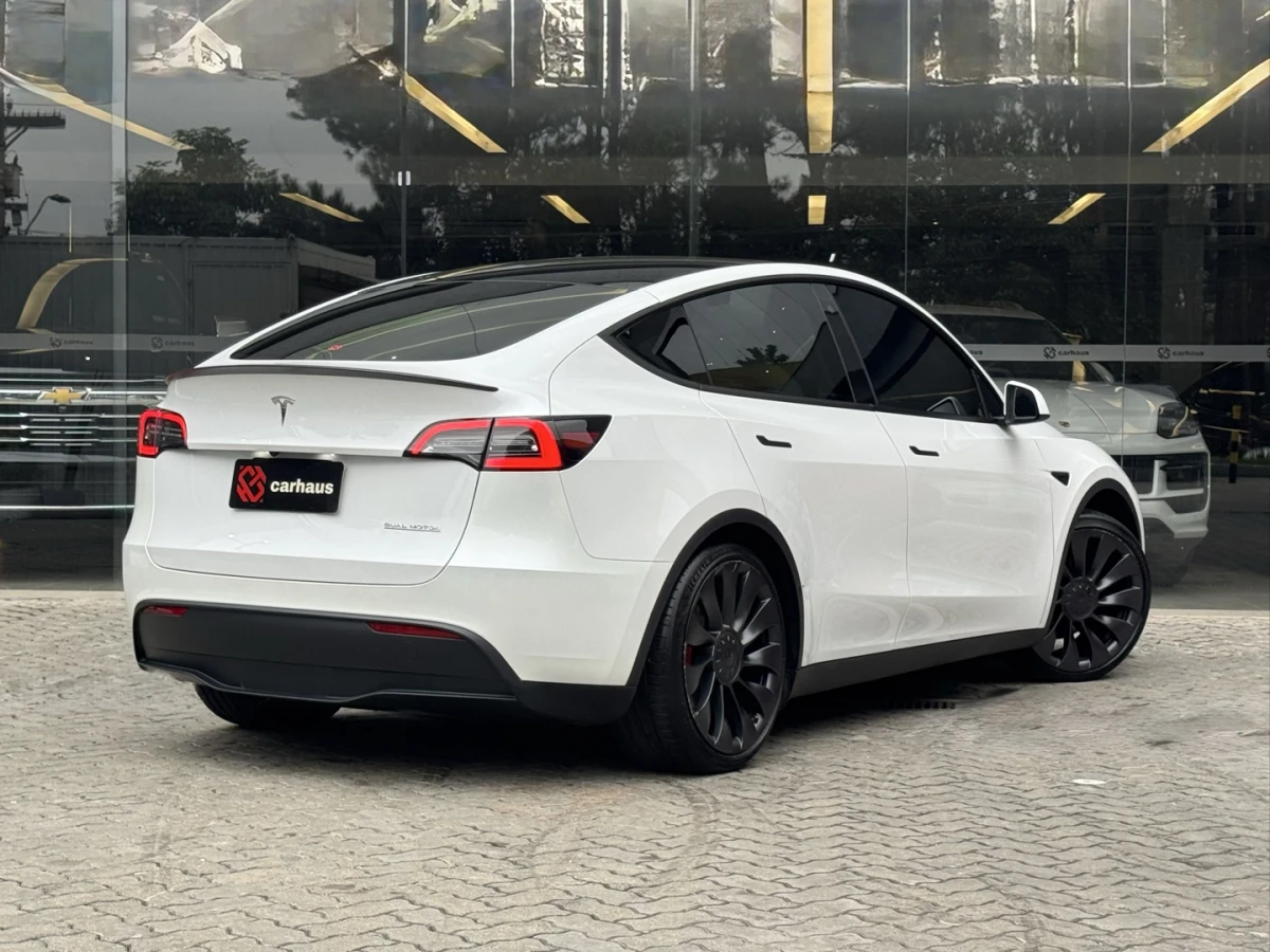 Tesla Model Y — foto 4