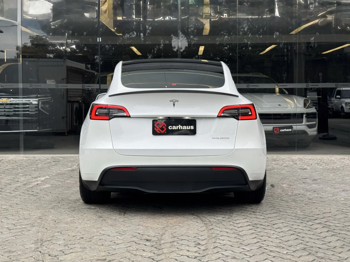 Tesla Model Y — foto 5