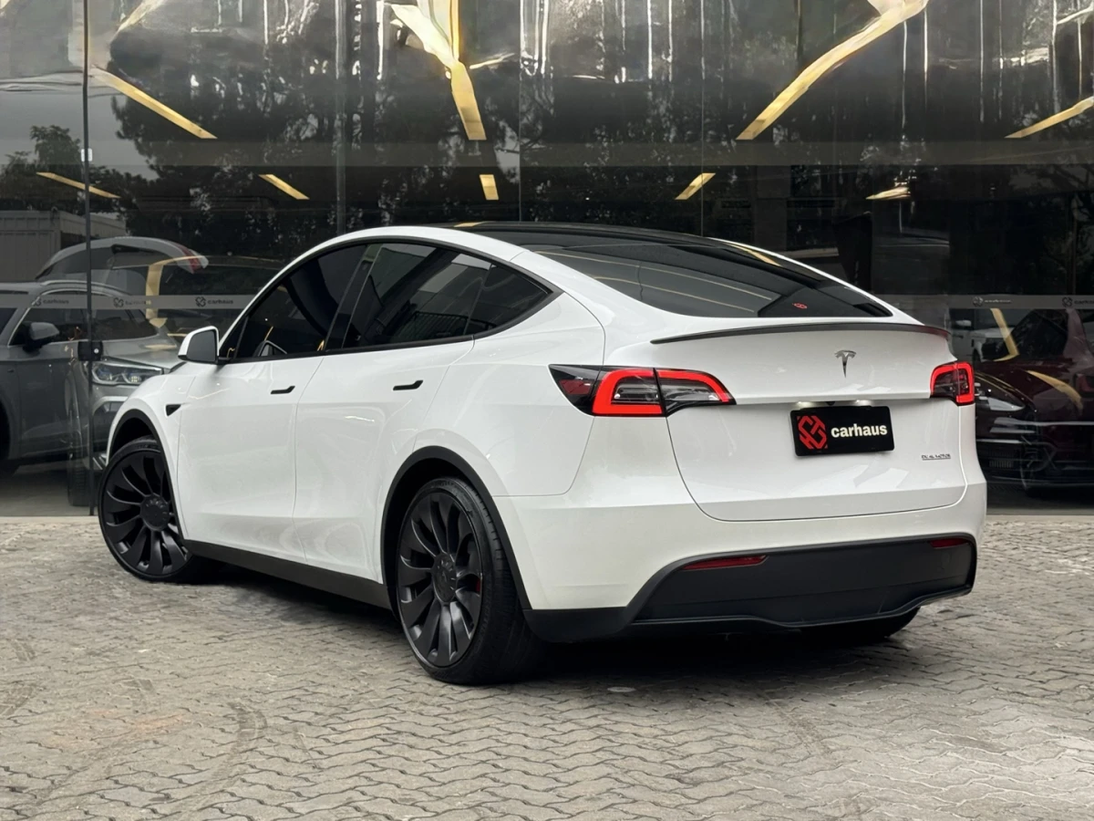 Tesla Model Y — foto 6
