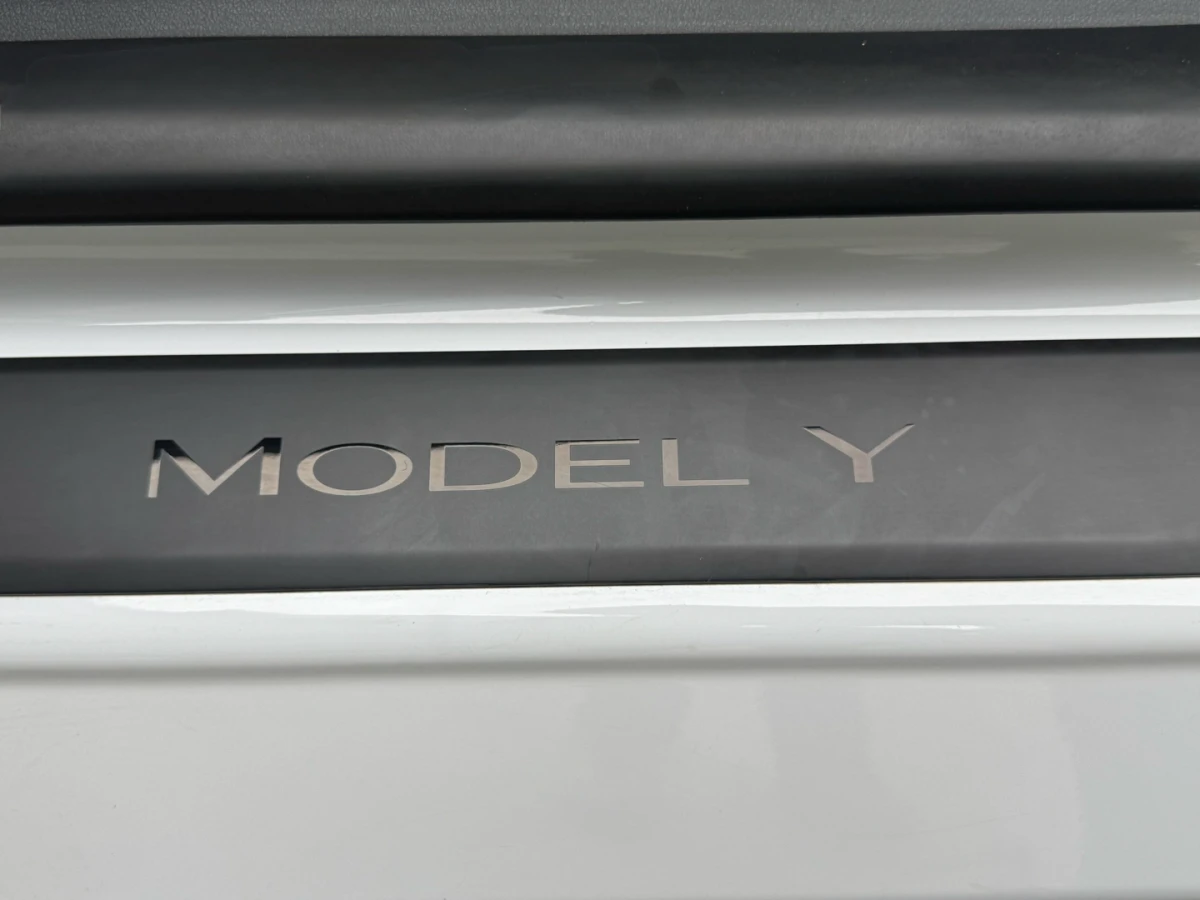 Tesla Model Y — foto 15