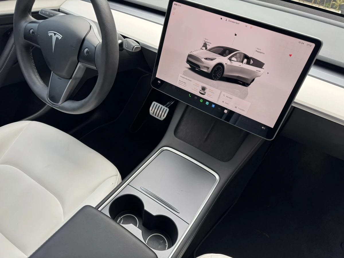 Tesla Model Y — foto 17