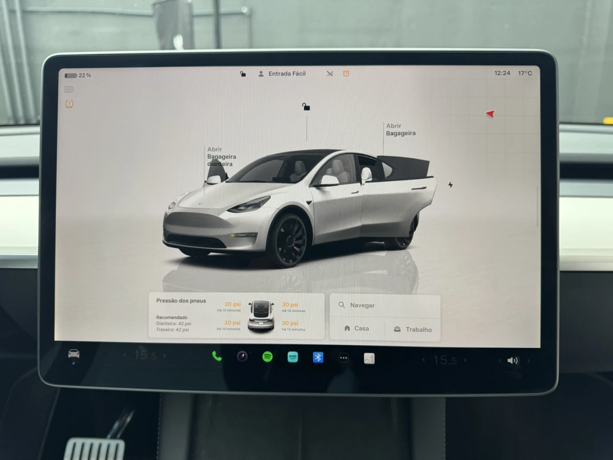 Tesla Model Y — foto 18