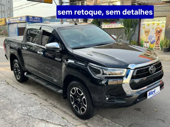 TOYOTA HILUX 2.8 D-4D TURBO DIESEL CD SRX 4X4 AUTOMÁTICO TOYOTA HILUX 2.8 D-4D TURBO DIESEL CD SRX 4X4 AUTOMÁTICO