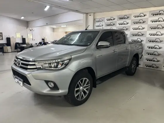 TOYOTA HILUX 2.8 SRX 4X4 CD 16V DIESEL 4P AUTOMÁTICO TOYOTA HILUX 2.8 SRX 4X4 CD 16V DIESEL 4P AUTOMÁTICO