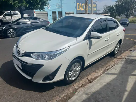 TOYOTA YARIS 1.5 16V FLEX SEDAN XL MULTIDRIVE TOYOTA YARIS 1.5 16V FLEX SEDAN XL MULTIDRIVE