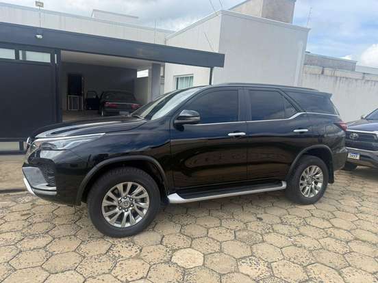TOYOTA-HILUX SW4-2022
