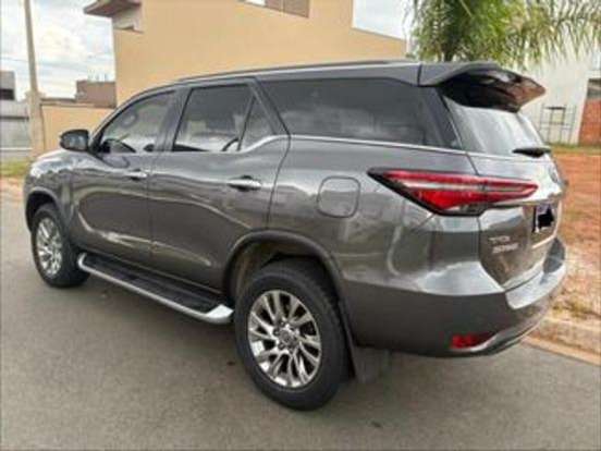TOYOTA-HILUX SW4-2.8 D-4D TURBO DIESEL SRX 7L 4X4 AUTOMÁTICO TOYOTA-HILUX SW4-2021