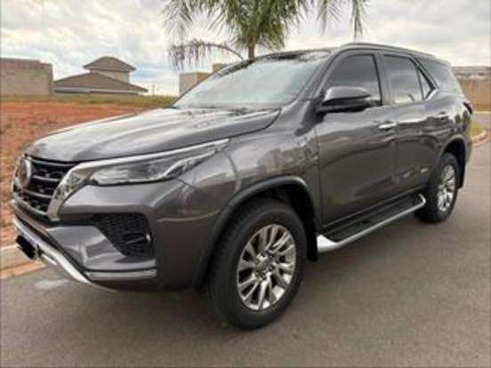 TOYOTA-HILUX SW4-2.8 D-4D TURBO DIESEL SRX 7L 4X4 AUTOMÁTICO TOYOTA-HILUX SW4-2021