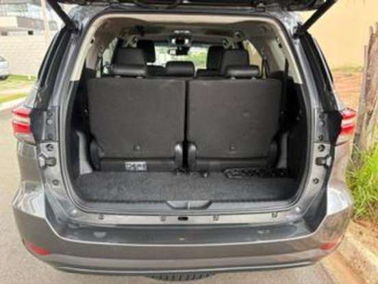 TOYOTA-HILUX SW4-2.8 D-4D TURBO DIESEL SRX 7L 4X4 AUTOMÁTICO TOYOTA-HILUX SW4-2021