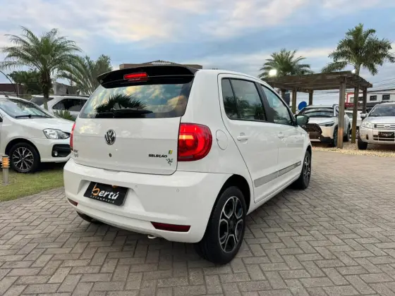VOLKSWAGEN FOX 1.0 MI SELEÇÃO 8V FLEX 4P MANUAL