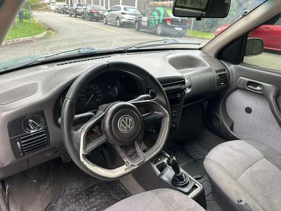 VOLKSWAGEN-GOL-1995
