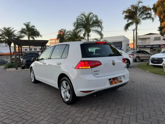 VOLKSWAGEN GOLF 1.4 TSI COMFORTLINE 16V GASOLINA 4P AUTOMÁTICO VOLKSWAGEN GOLF 1.4 TSI COMFORTLINE 16V GASOLINA 4P AUTOMÁTICO