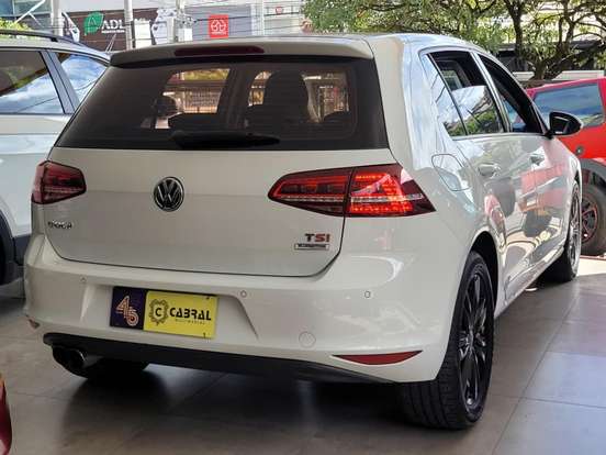 VOLKSWAGEN-GOLF-2014