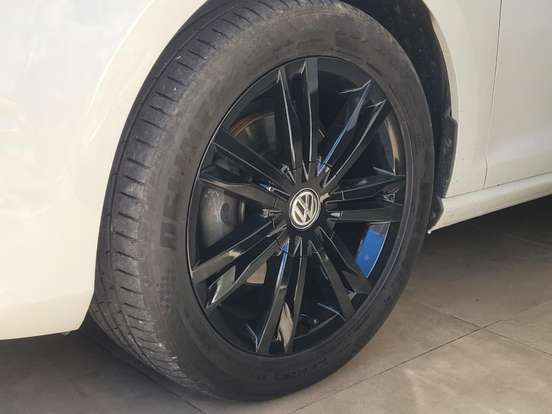 VOLKSWAGEN-GOLF-2014