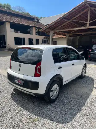 VOLKSWAGEN-UP-2016
