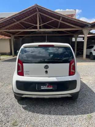 VOLKSWAGEN-UP-2016