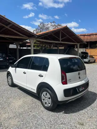VOLKSWAGEN-UP-2016