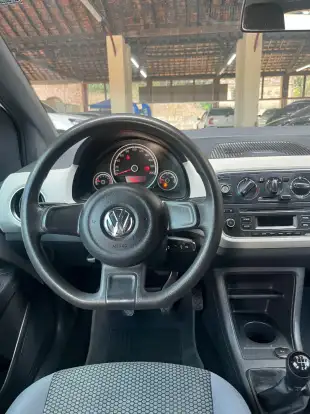 VOLKSWAGEN-UP-2016