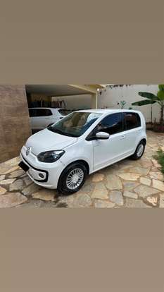 VOLKSWAGEN-UP-2016