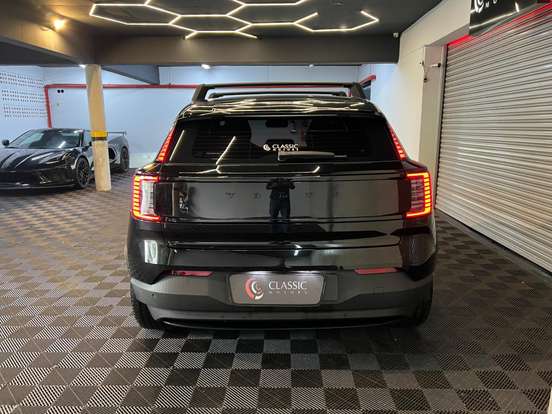 VOLVO-EX30-2024