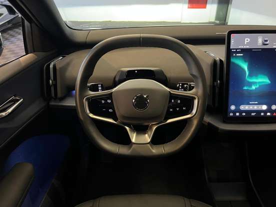 VOLVO-EX30-2024