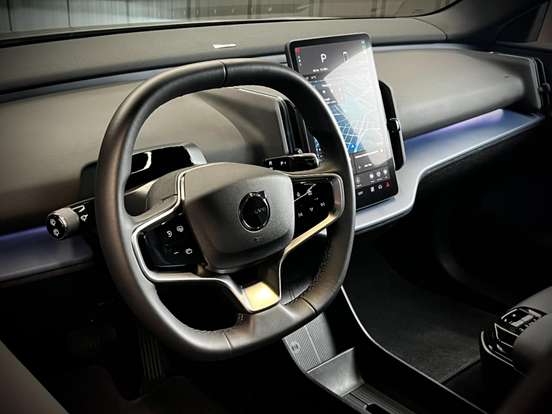 VOLVO-EX30-2024