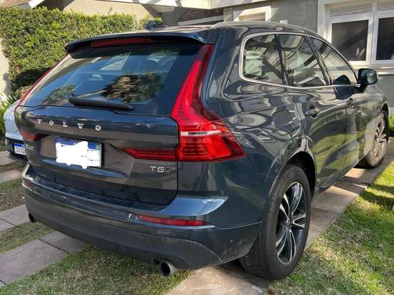VOLVO-XC60-2020