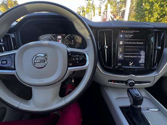 VOLVO-XC60-2.0 T5 GASOLINA MOMENTUM AWD GEARTRONIC VOLVO-XC60-2020