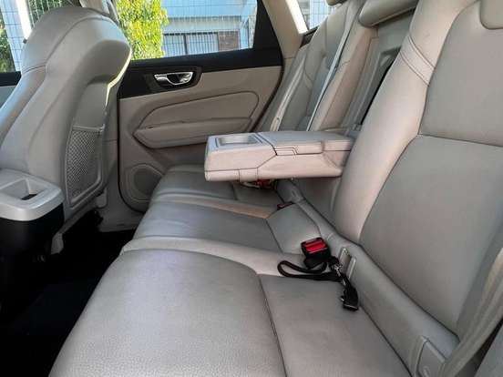VOLVO-XC60-2.0 T5 GASOLINA MOMENTUM AWD GEARTRONIC VOLVO-XC60-2020