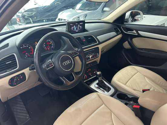AUDI-Q3-2018