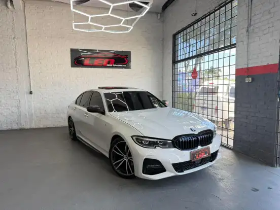 BMW-320i-2021