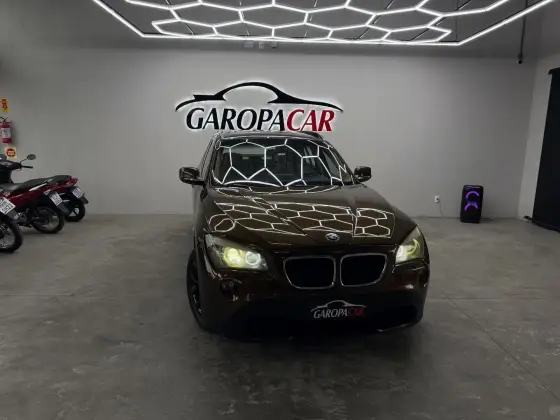 BMW X1 2.0 16V GASOLINA SDRIVE18I TOP 4P AUTOMÁTICO BMW X1 2.0 16V GASOLINA SDRIVE18I TOP 4P AUTOMÁTICO