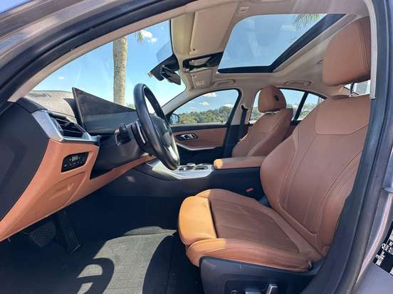 BMW-320i-2023