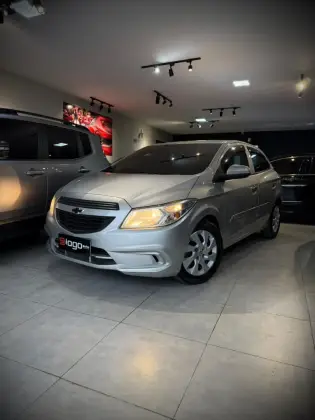 CHEVROLET ONIX 1.0 MPFI JOY 8V FLEX 4P MANUAL CHEVROLET ONIX 1.0 MPFI JOY 8V FLEX 4P MANUAL