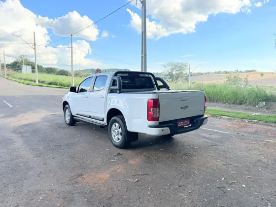 CHEVROLET S10 2.4 LT 4X2 CD 8V FLEX 4P MANUAL CHEVROLET S10 2.4 LT 4X2 CD 8V FLEX 4P MANUAL