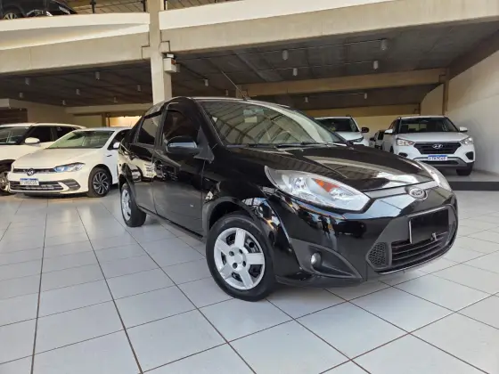 FORD FIESTA 1.6 ROCAM SEDAN 8V FLEX 4P MANUAL