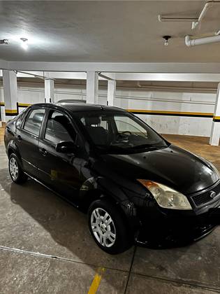 FORD FIESTA 1.6 MPI FIRST SEDAN 8V FLEX 4P MANUAL