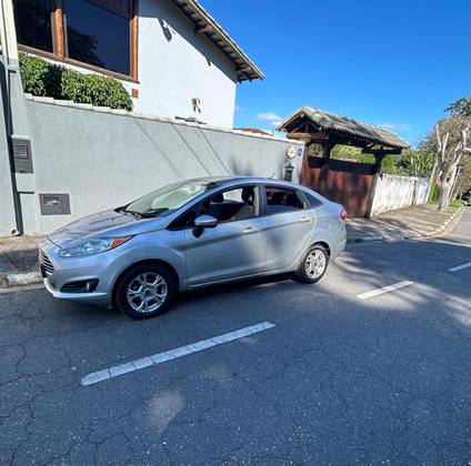FORD FIESTA 1.6 SE SEDAN 16V FLEX 4P POWERSHIFT
