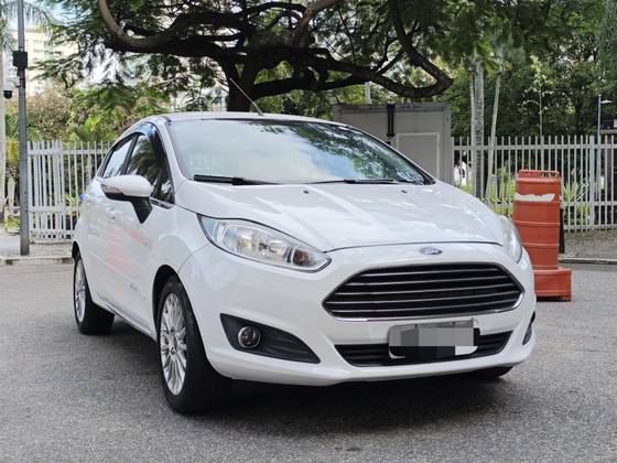 FORD FIESTA 1.6 TITANIUM PLUS HATCH 16V FLEX 4P POWERSHIFT