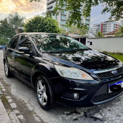 FORD-FOCUS-2010