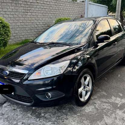 FORD-FOCUS-2010