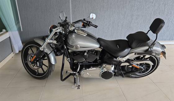 HARLEY-DAVIDSON SOFTAIL BREAKOUT 
