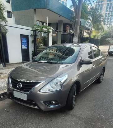 NISSAN-VERSA-2018