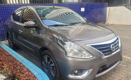 NISSAN-VERSA-2018