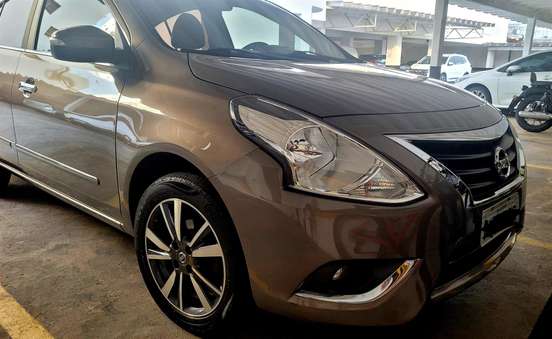 NISSAN-VERSA-2018
