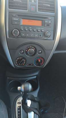 NISSAN-VERSA-2017