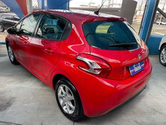 PEUGEOT-208-2013