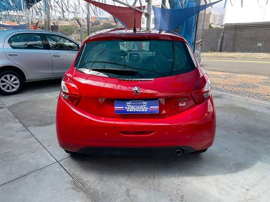 PEUGEOT-208-2013