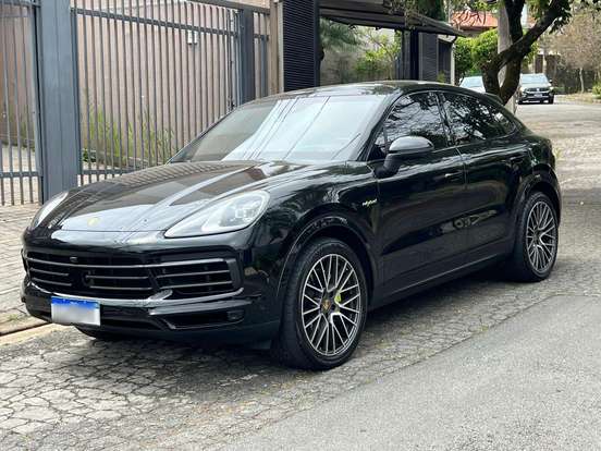 PORSCHE-CAYENNE-2022