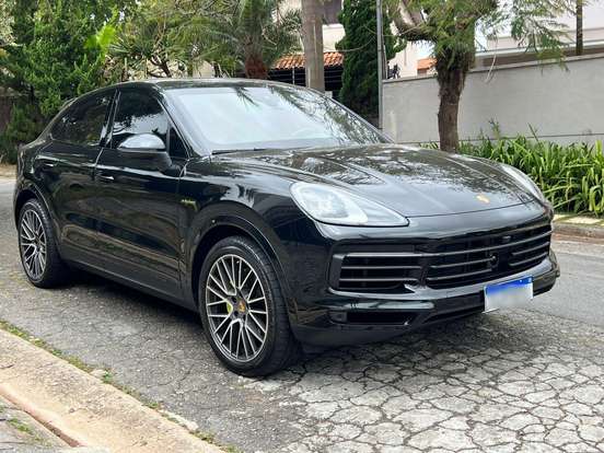 PORSCHE-CAYENNE-2022
